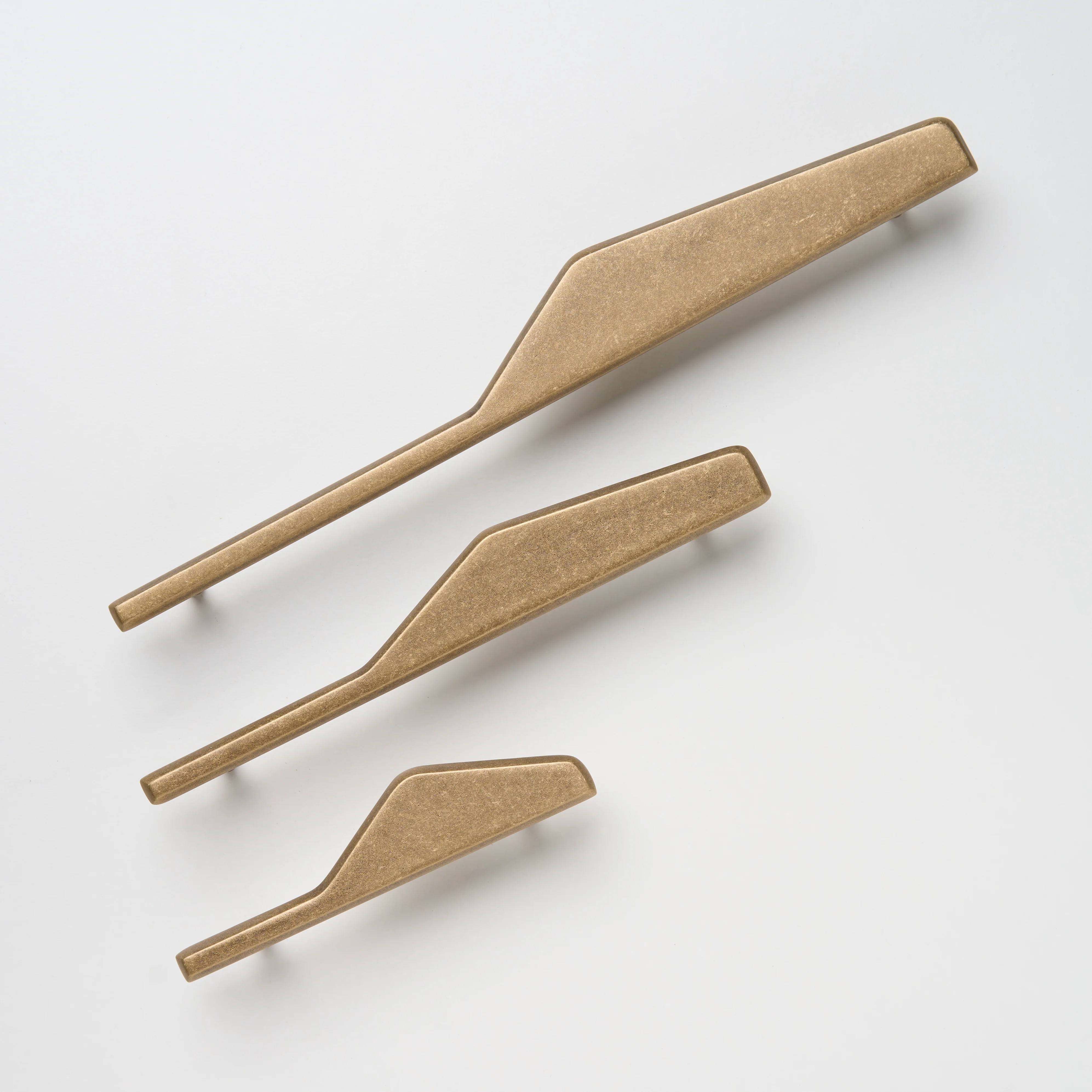 Lo & Co Outline Pull (Left-C or Right-D)