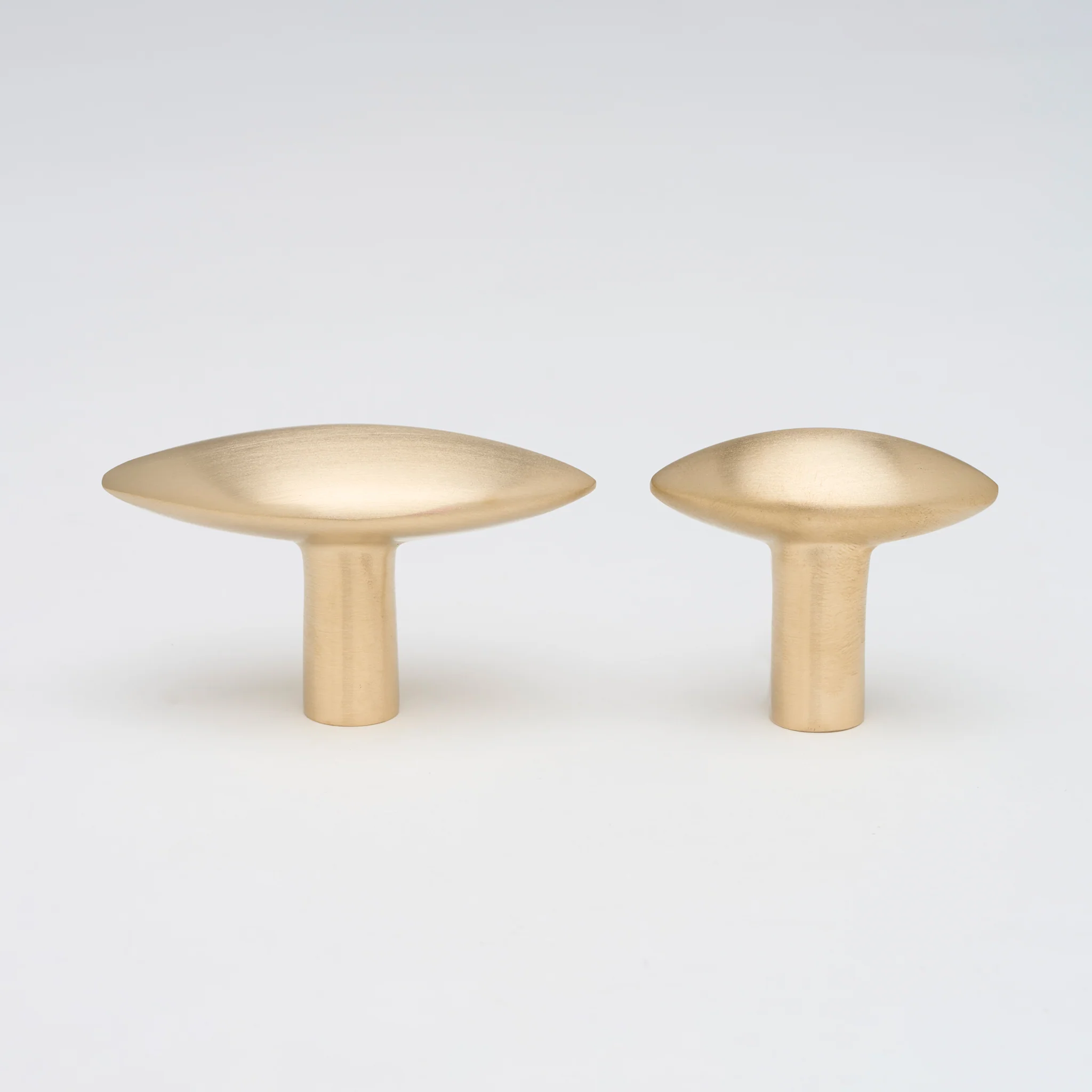 Lo & Co Almond Knob