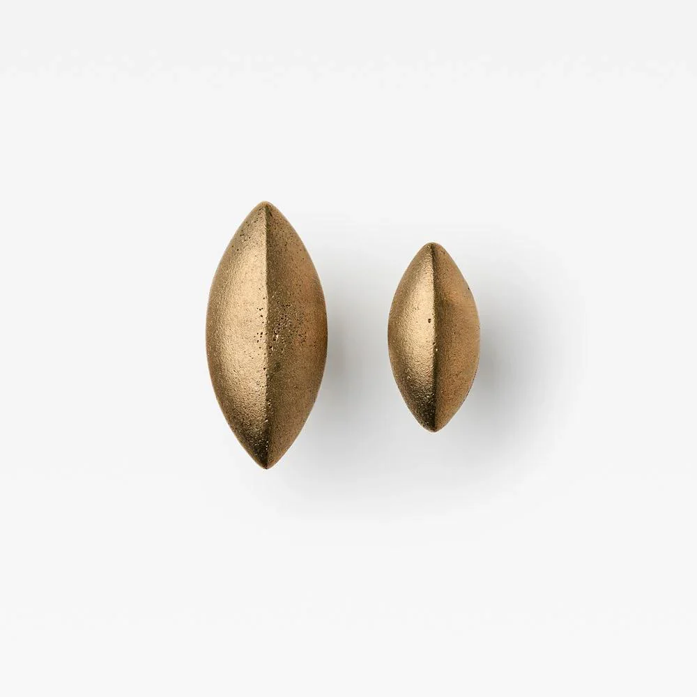 Lo & Co Cast Almond Knob