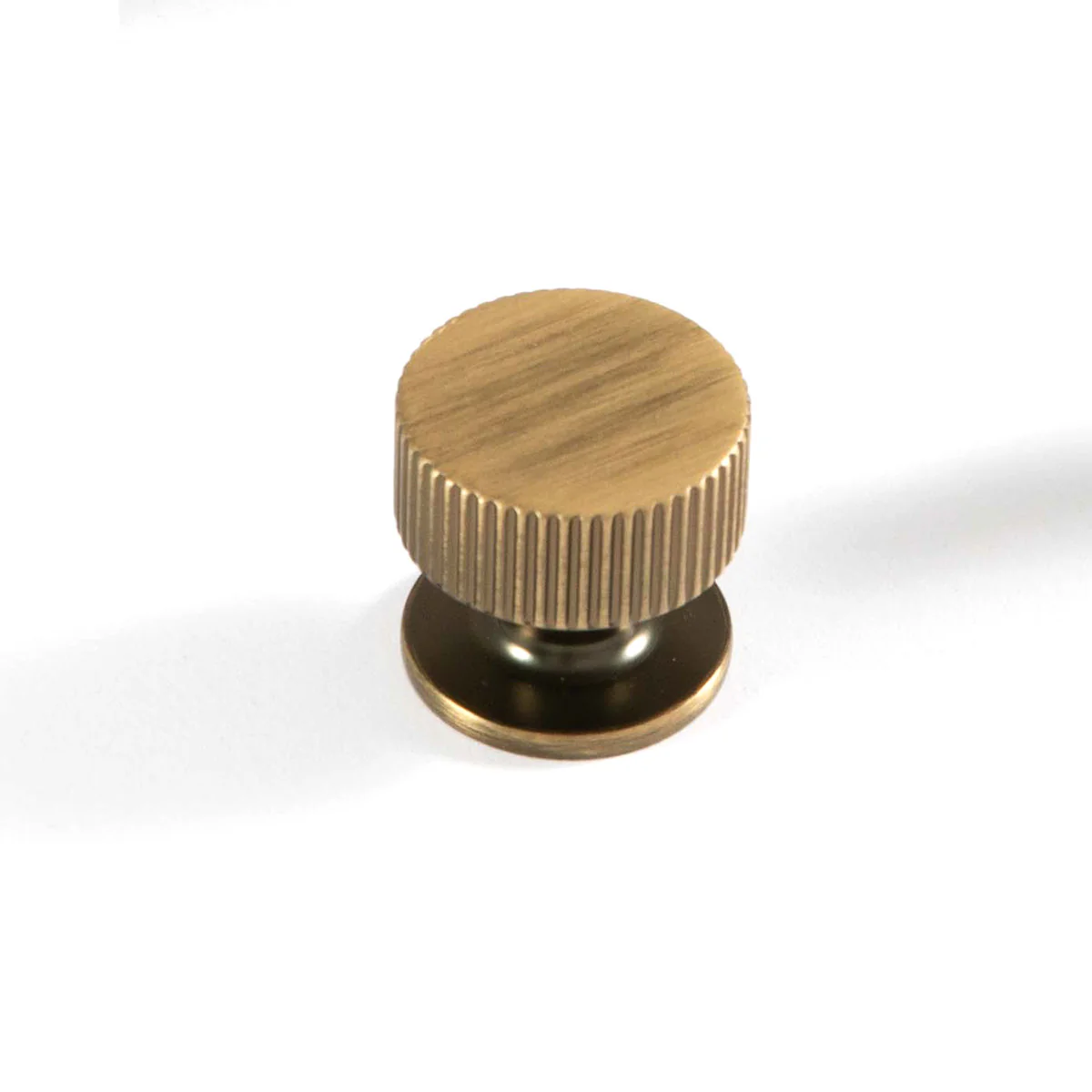 Momo AMBROSE Round Knob