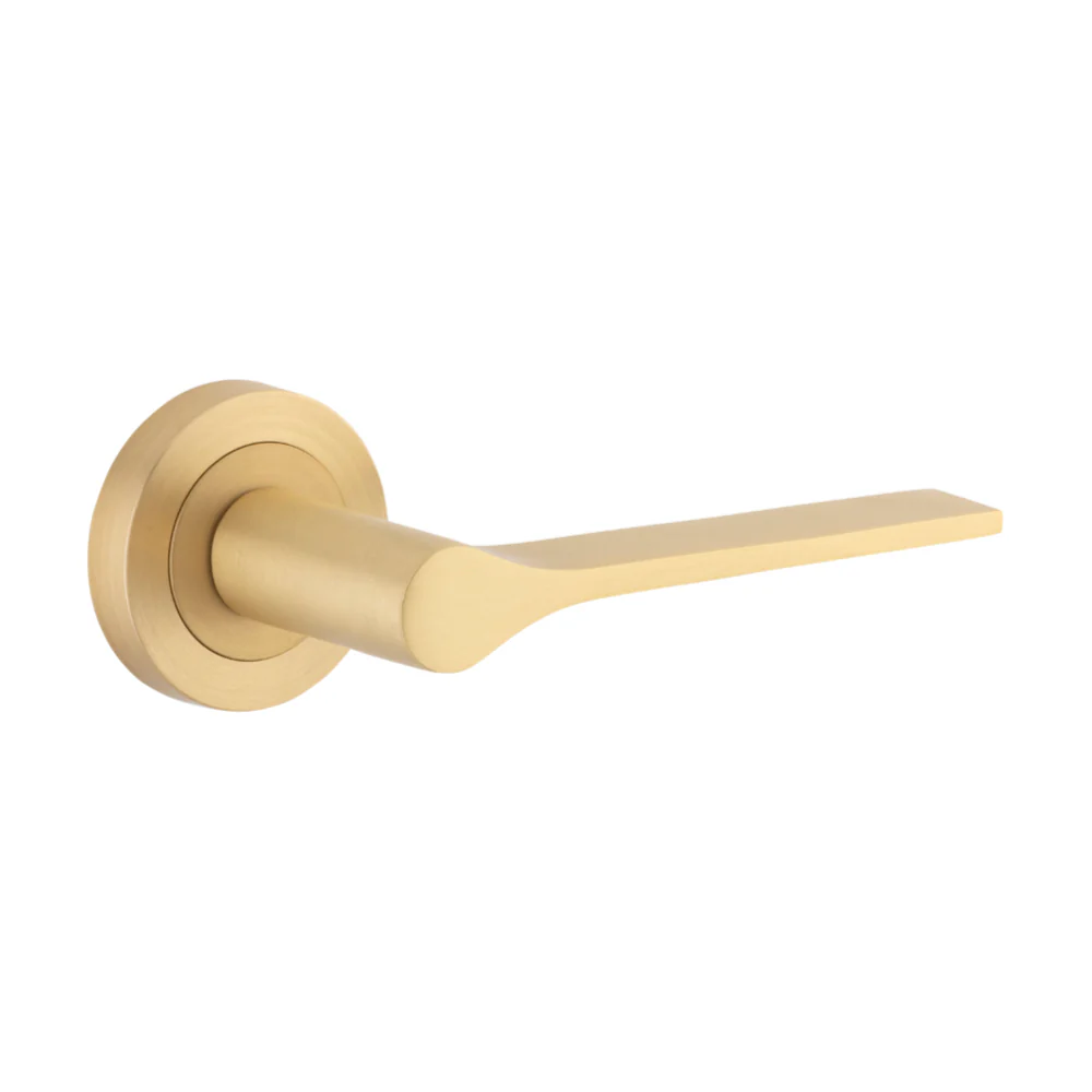 Iver Como Lever on Round Rose (Pair)