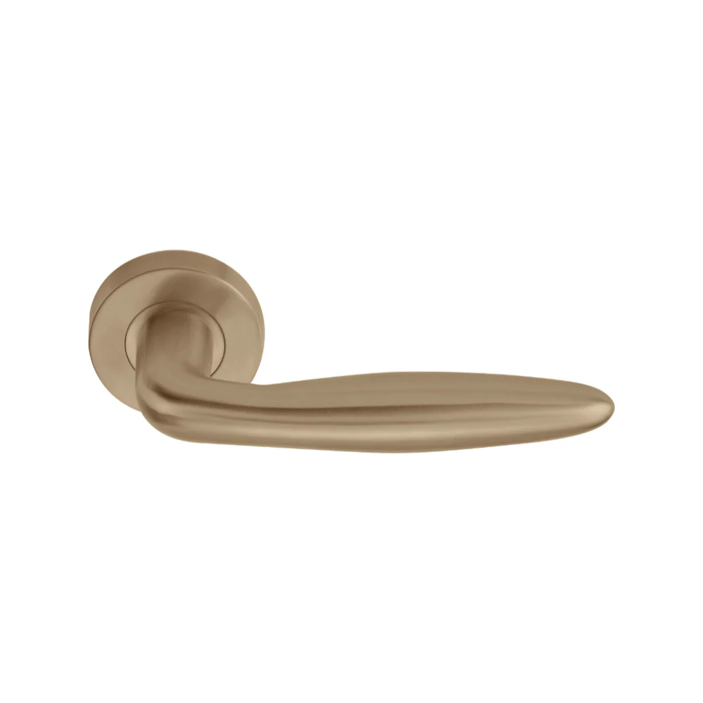 Formani BASICS LB18H Lever on Round Rose (Pair)