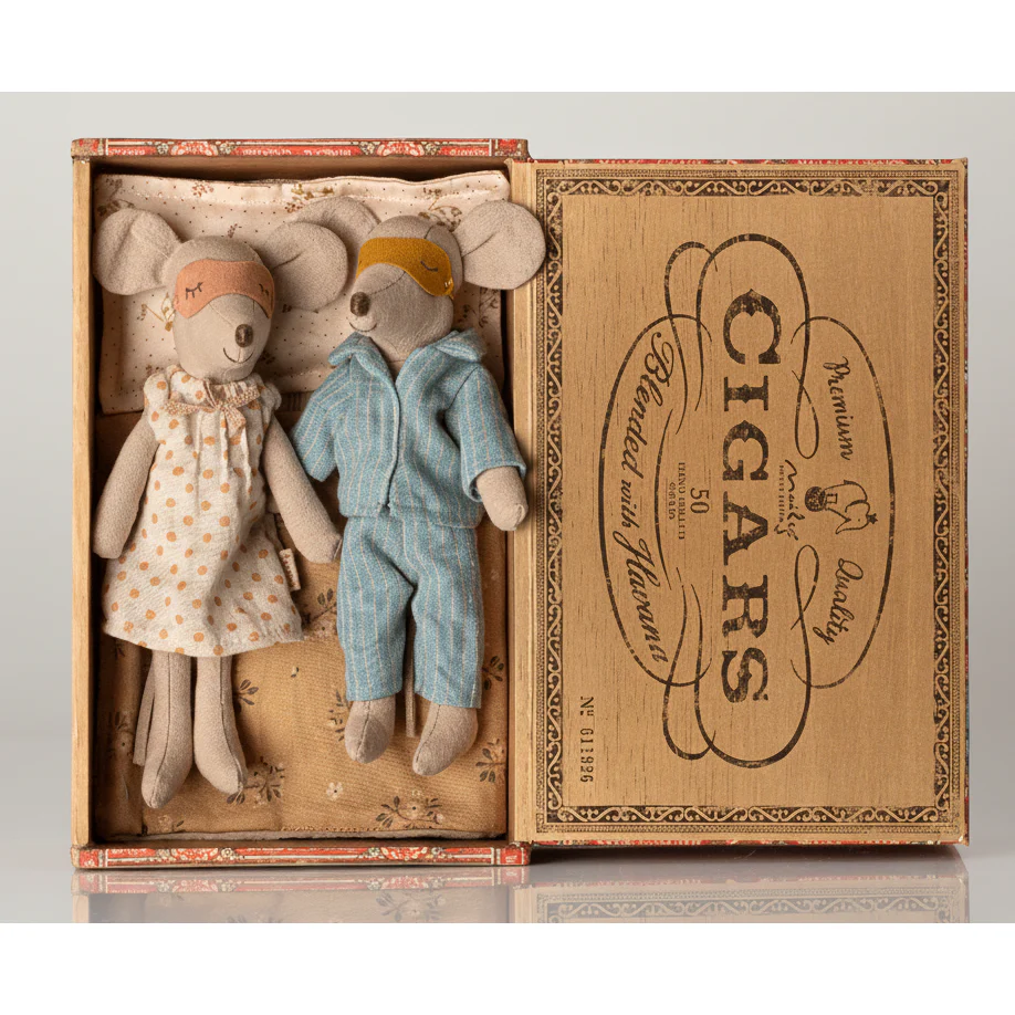Maileg Mum & Dad In Cigar Box-2026