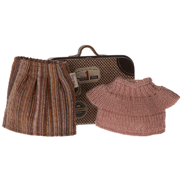 Maileg Knitted Blouse & Skirt in Suitcase, Mouse – Grandma